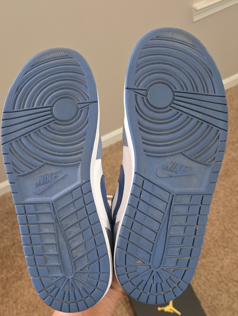 Nike Air Jordan 1 Low "Ashen Slate" - Picture 6 of 15